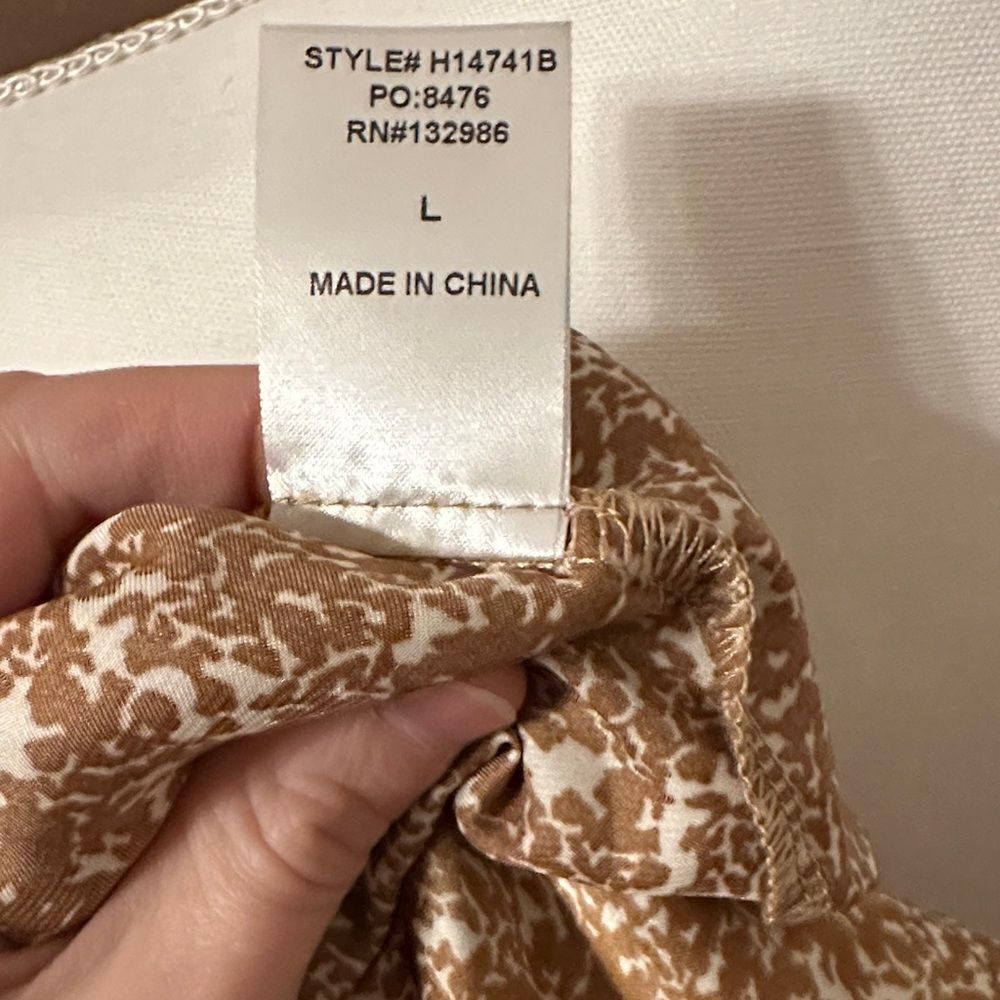 Mittoshop Button-Up Blouse Size large Like new - Picture 10 of 16